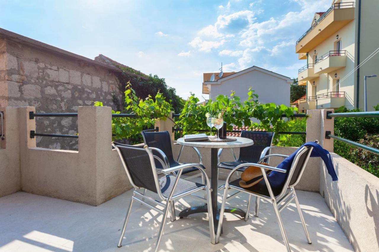 Sea And Lemon Tree Apartment دراسنيتش المظهر الخارجي الصورة